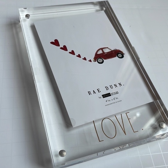 New Rae Dunn "LOVE" clear Acrylic Picture Frame 4”x 6”in photo stand - Picture 3 of 4